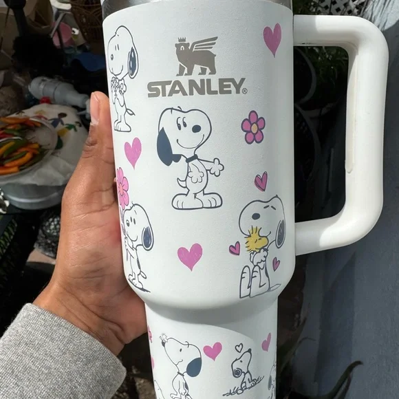 Stanley White & Pink Snoopy Insulated Mug - Picture 4 of 5